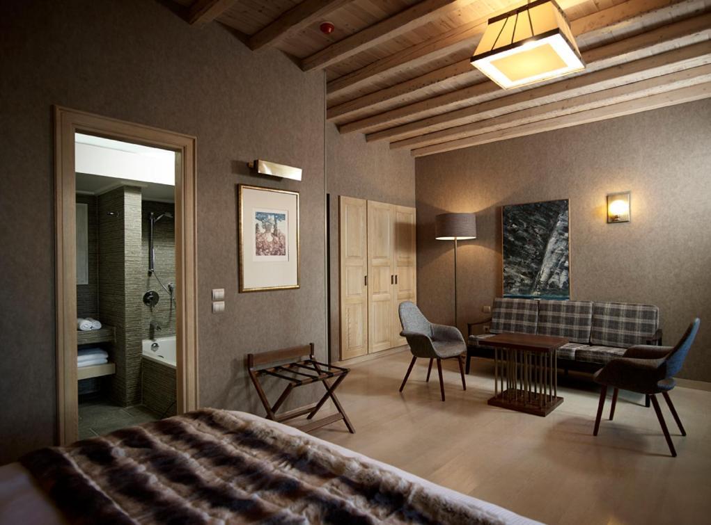 Art Mainalon Hotel Vytina Room photo